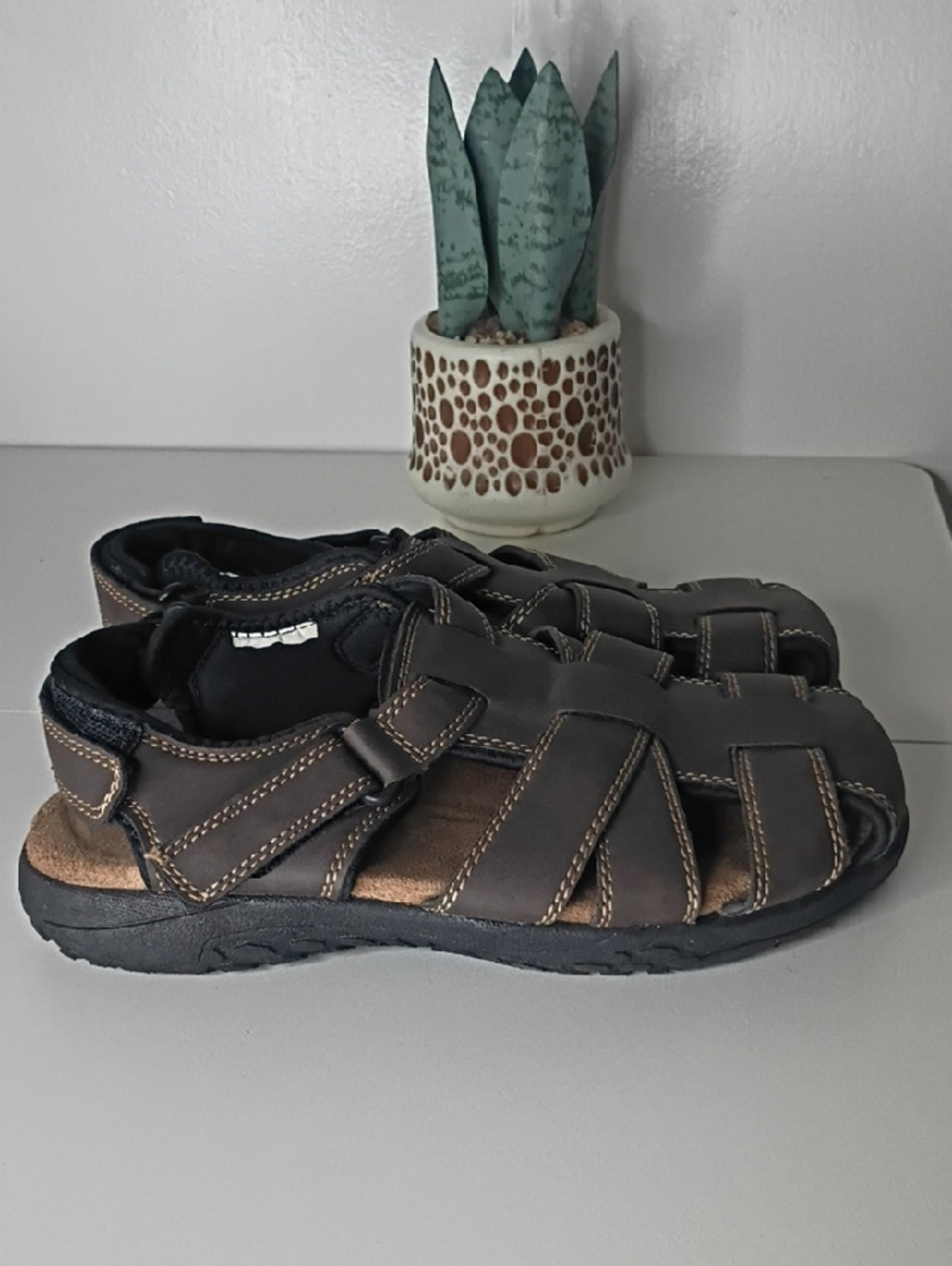 Arizona Jean Co. Kids Brown Closed-Toe Leather Sandals - Size 4
